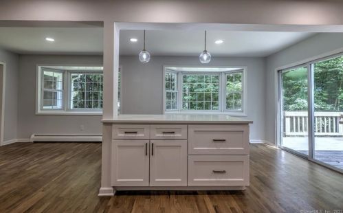 34 Brookwood Ln, Huntington CT  06484-2051 exterior