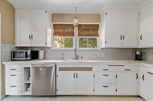 2930 Adams St, Glendale CA 91206-3422 exterior