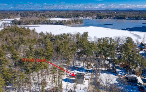 17 1st St, Kingston, NH 03848-3701