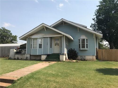 130 1st St, Carnegie, OK 73015-9014