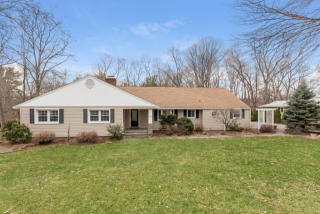 17 Knobhill Rd, Norwalk, CT 06851-3302