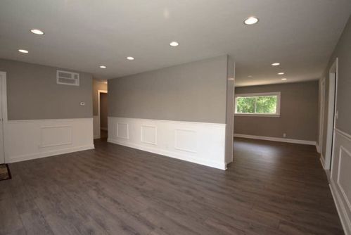 21 Victoria Ln, Streamwood, IL 60107-1519