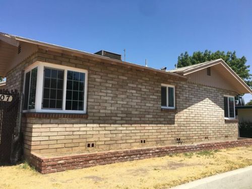 807 Shields Ave, Fresno, CA 93704-4844