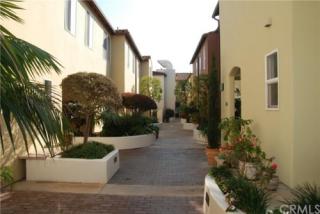 318 5th St, Huntington Beach CA  92648-5120 exterior
