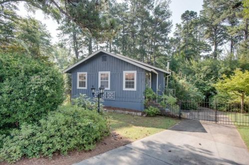 2668 Ben Hill Ave, Atlanta, GA 30344-6054