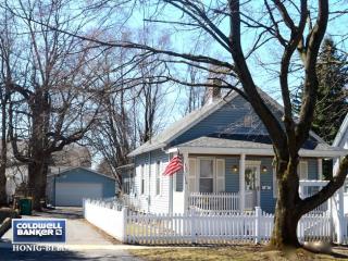 427 16th St, Romeoville, IL 60441-4230
