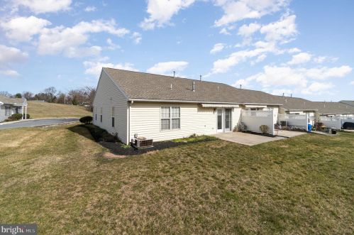 79 Hagarman Dr, York PA  17408-4552 exterior