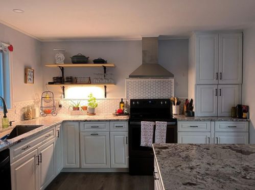 143 Alton Bradford Rd, Westerly RI  02808-1751 exterior