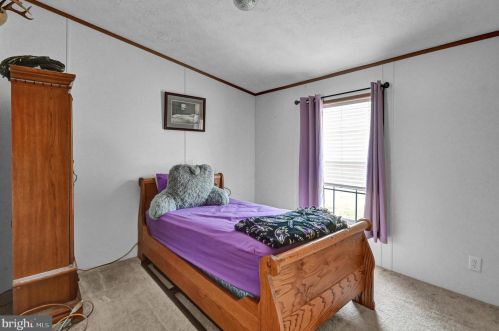 135 Raptor Dr, Hanover PA  17331-8108 exterior