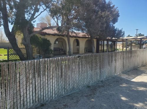 3018 Avenue, Lancaster, CA