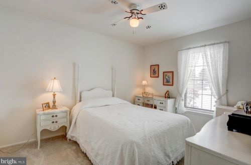 54 Valleybrook Dr, Lancaster PA  17601-4612 exterior