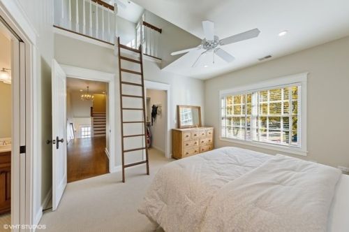 34 Gilbert Ave, Willowbrook IL  60514-1140 exterior