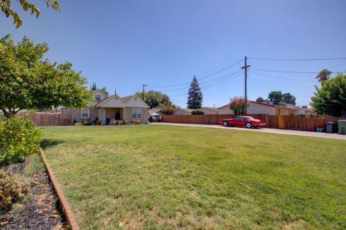 220 Soderquist Rd, Turlock, CA 95380-5104
