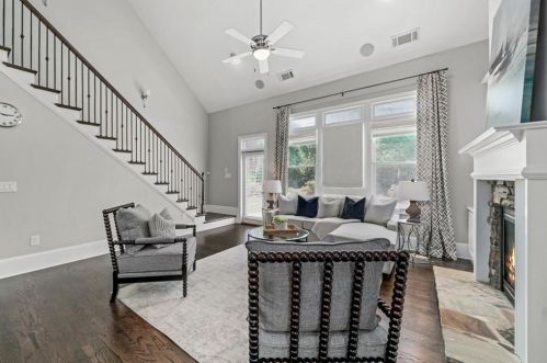 3496 Brookleigh Ln, Atlanta GA  30319-2218 exterior