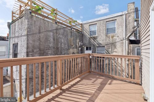 546 Manton St, Philadelphia PA 19147-5118 exterior