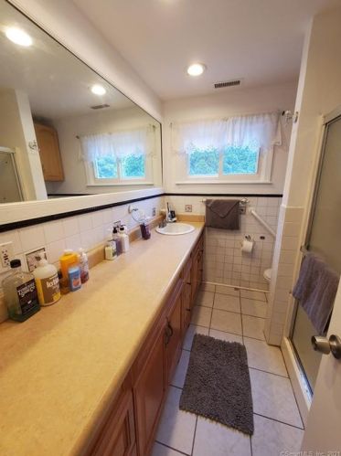 339 West St, Middletown CT  06457-4008 exterior