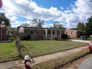 1917 Mcculloch Rd, Hampton, VA 23663-1014