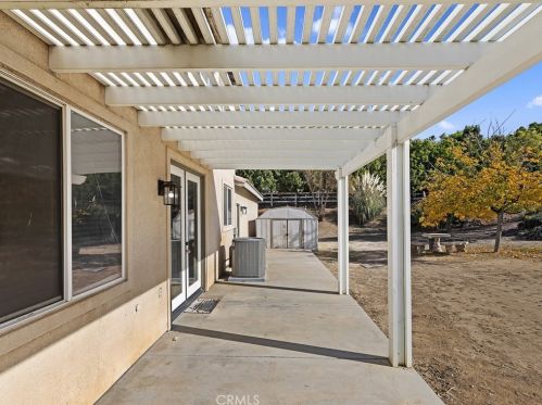 18477 Hollowtree Ln, Riverside CA  92504-9467 exterior