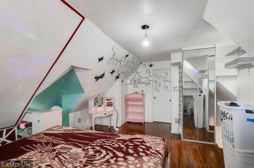 541 Gotzian St, Saint Paul MN  55106-5333 exterior