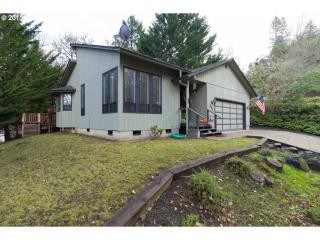 1301 Terrace Dr, Roseburg, OR 97470-4300