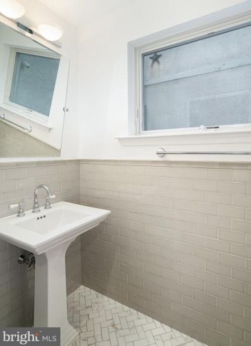 1828 12 St, Philadelphia PA 19147-4532 exterior