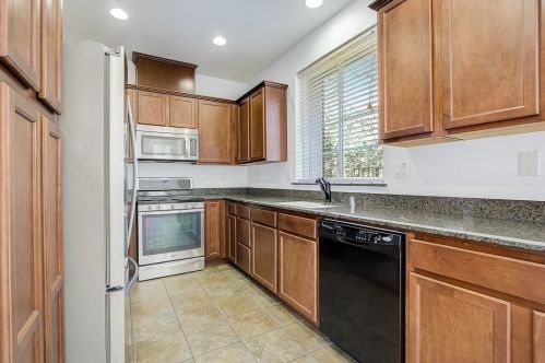 5979 Camden Cir, Citrus Heights, CA 95621-6510