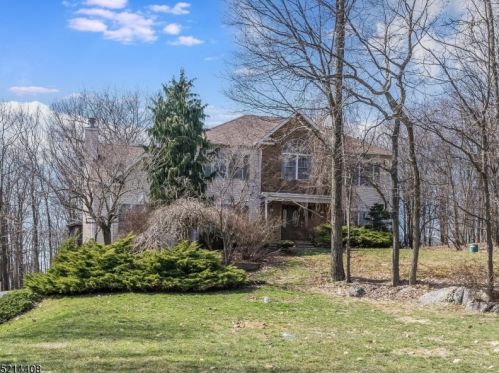 7 Mill Creek Rd, Sparta, NJ 07871-3858