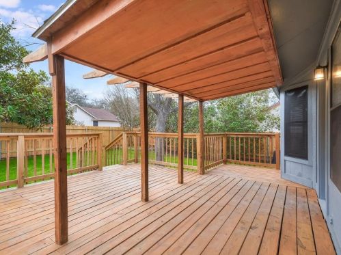 8114 Cache Dr, Austin TX  78749-3824 exterior