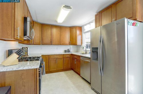 1307 Sunshine Dr, Concord CA  94520-4038 exterior