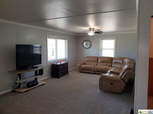 1426 Dove Ln, Seguin TX  78155-4035 exterior