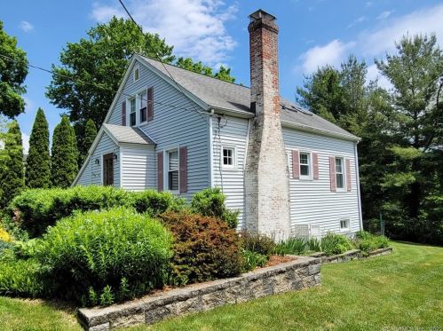 50 Lakeview Dr, Norwalk CT  06850-2018 exterior