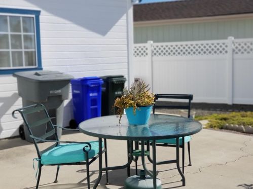 658 Via Santa Paulo, Vista CA  92081-6370 exterior