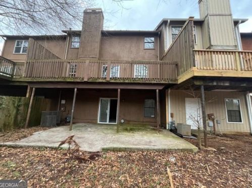 846 Brandy Oaks Ln, Stone Mountain, GA 30088-2025