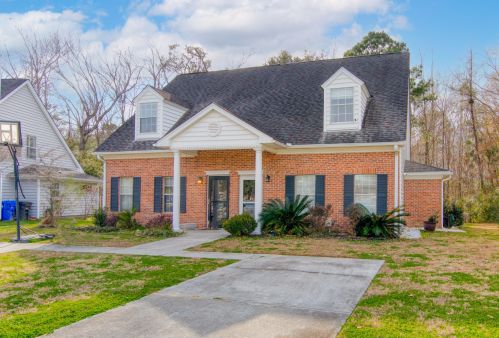 3276 Queensgate Way, Mount Pleasant SC  29466-6989 exterior