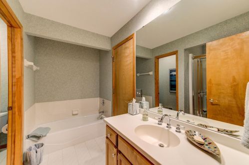 902 Highview Cir, Saint Paul MN  55118-3687 exterior