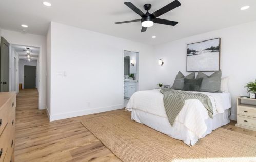 2063 Grandview St, Oceanside CA  92054-5618 exterior