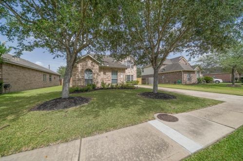 2007 Plum Falls Ln, Pearland, TX 77581-3607