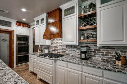 2019 Grn Wing, Granbury TX 76049-5560 exterior