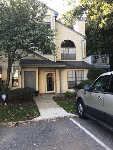5108 Stonehedge Rd, Edison, NJ 08820-4232