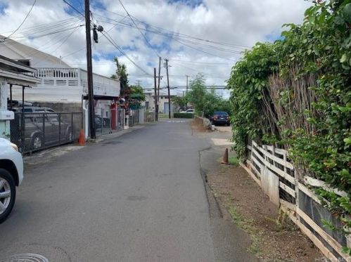 1835 Akina St, Honolulu HI  96819-4079 exterior