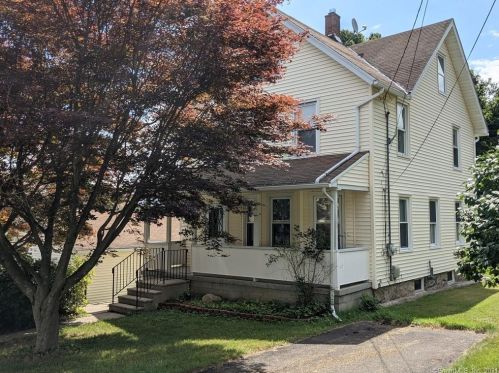 12 George St, Huntington, CT 06484-2211