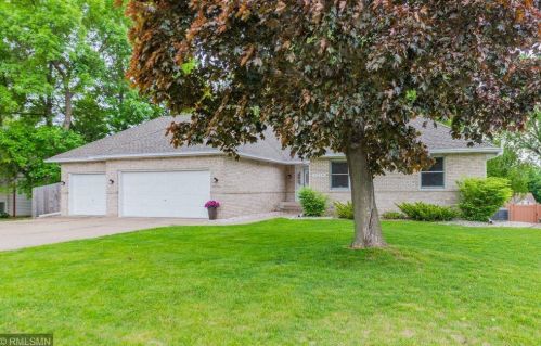 2224 Ariel St, Saint Paul, MN 55109-2859