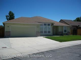 1215 Hunter Dr, Meridian ID  83646-3450 exterior