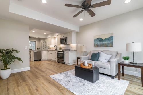 10275 Caminito Toronjo, San Diego, CA 92131-2013