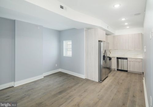 1521 Carpenter St, Philadelphia, PA 19146-2110