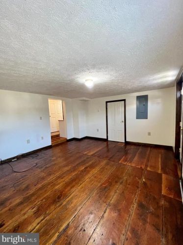 218 West St, Charles Town WV  25414-1538 exterior