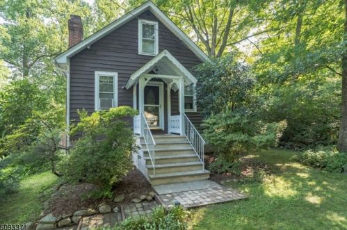 13 Southard Rd, Mount Arlington, NJ 07856-1020
