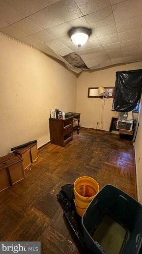 6430 Guyer Ave, Philadelphia, PA 19142-3025