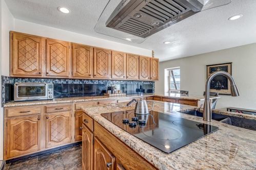 10566 Cherokee Ln, Parker CO 80138-6811 exterior