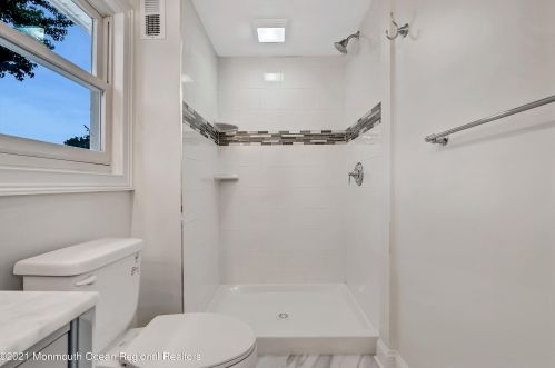 22 Stanford Dr, Hazlet NJ  07730-2314 exterior